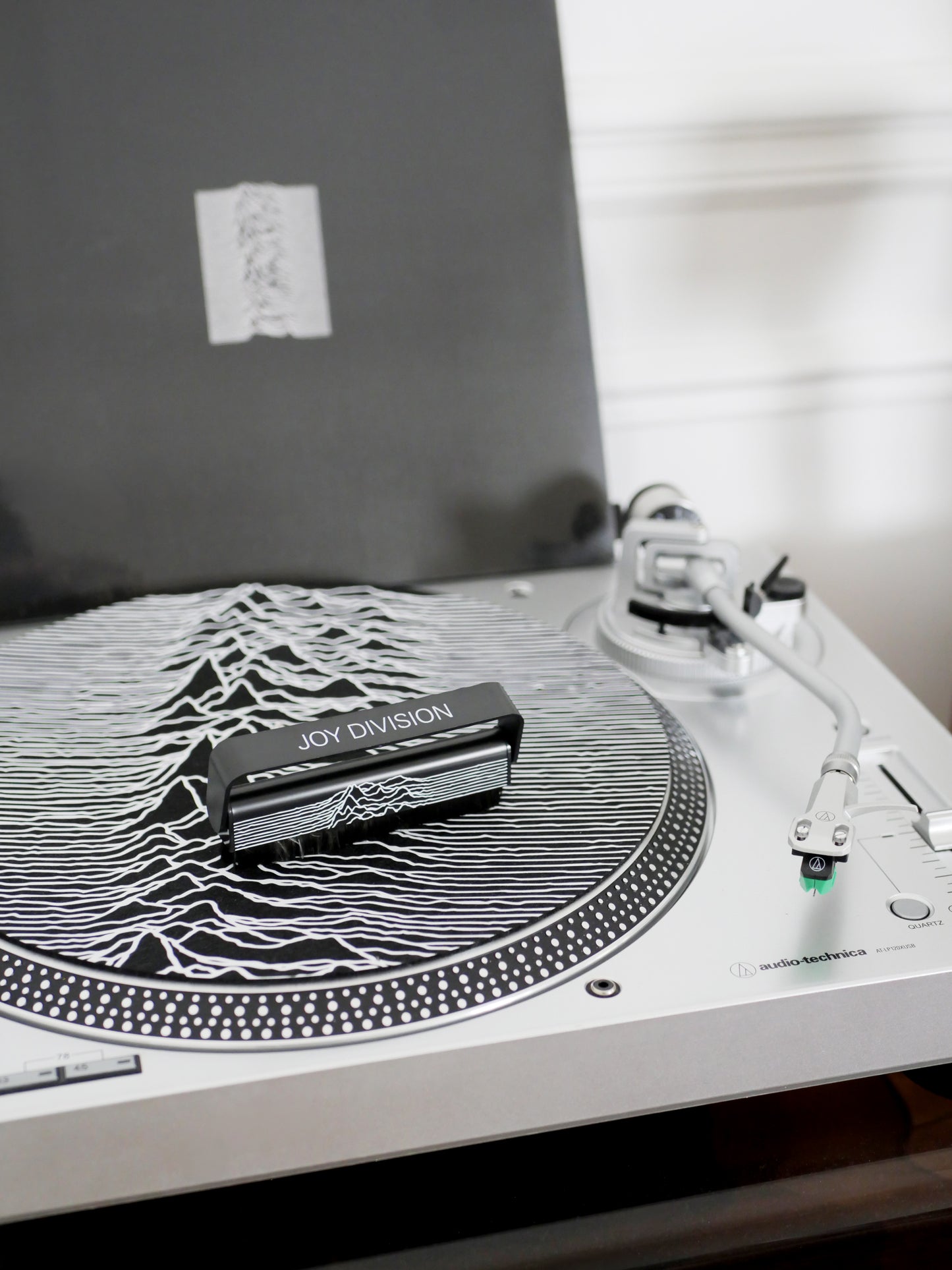 Spazzola antistatica in fibra di carbonio – JOY DIVISION